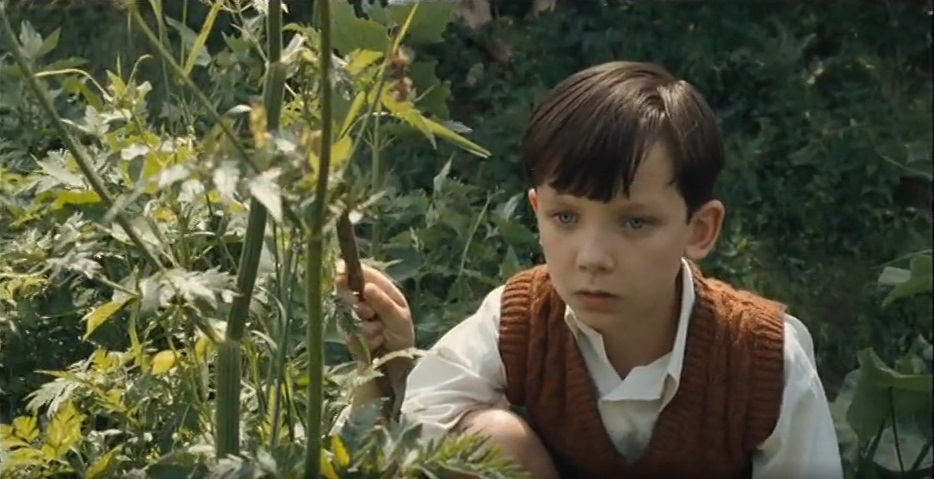 Bruno and Shmuel meet for the first time | The Boy in the Striped Pyjamas